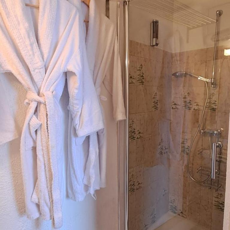 Appartements les Bressanes - Chambre Double - Vue sur Montagne - 12
