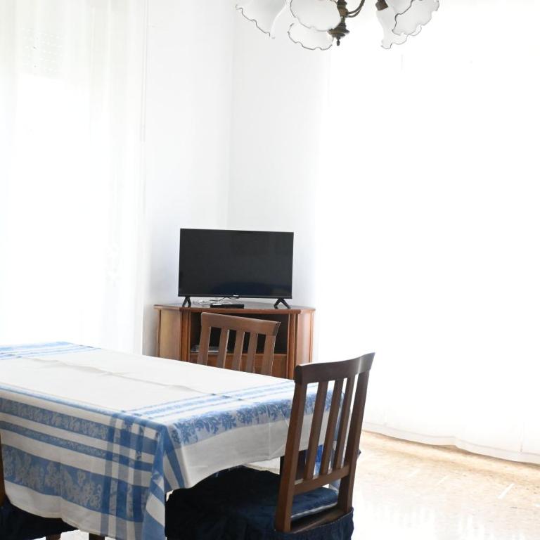 S352 - Sirolo, ampio e comodo appartamento con wifi - Three-Bedroom Apartment - 7