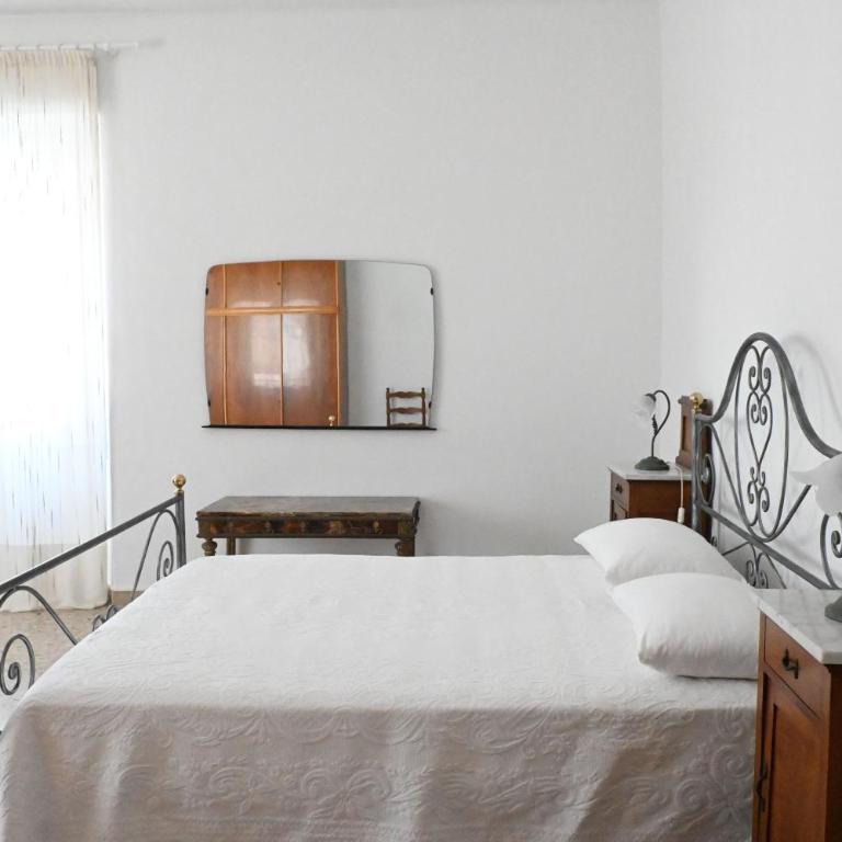 S352 - Sirolo, ampio e comodo appartamento con wifi - Three-Bedroom Apartment - 11