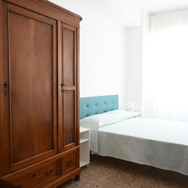 S352 - Sirolo, ampio e comodo appartamento con wifi - Three-Bedroom Apartment - 17