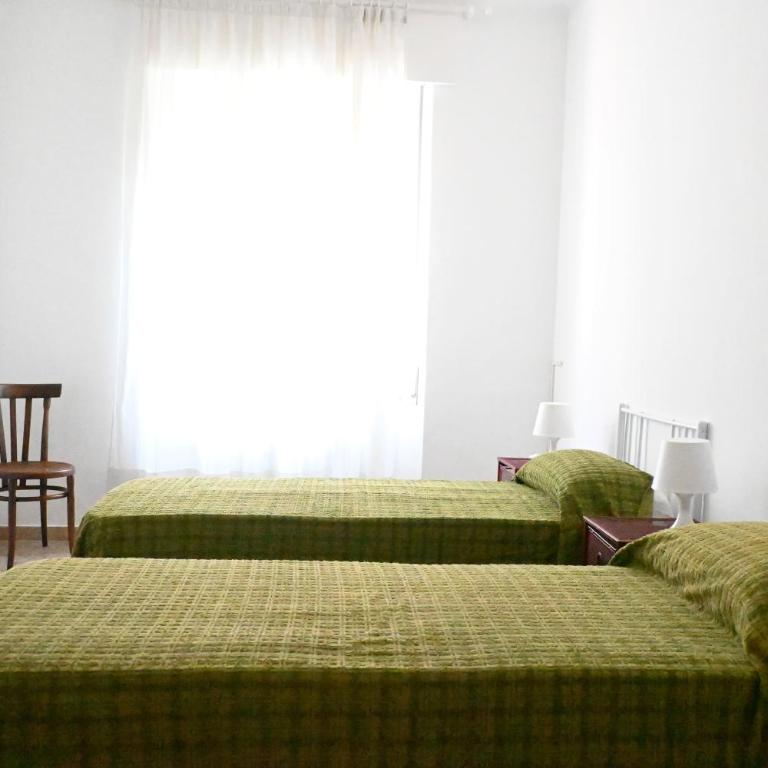 S352 - Sirolo, ampio e comodo appartamento con wifi - Three-Bedroom Apartment - 21