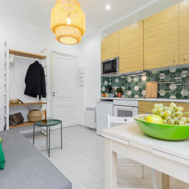 Casa Madere- Idéal Couples - Central & cosy -Train station - Tram & Supermarkets-Balcony- Washing-machine-AC - Appartement 1 Chambre - 3