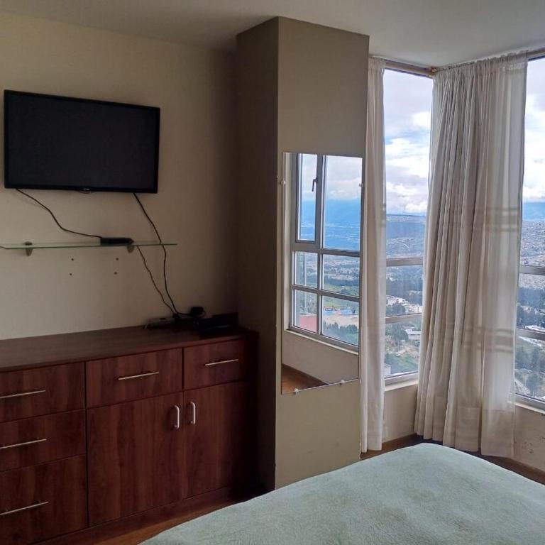 Guest Favorite North Panoramic View - One-Bedroom Apartment - 4