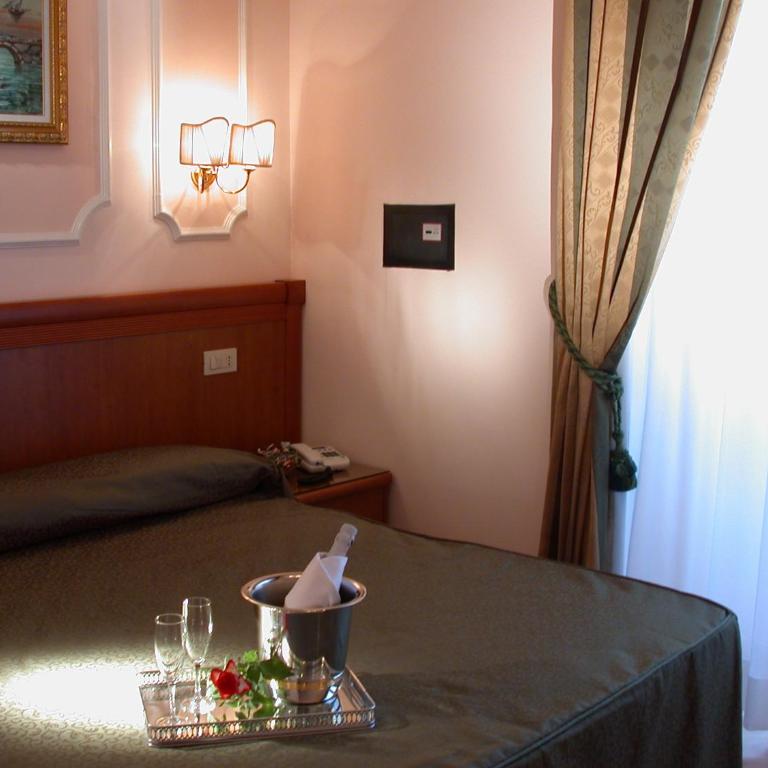 Hotel Philia - Camera Matrimoniale Standard - 5