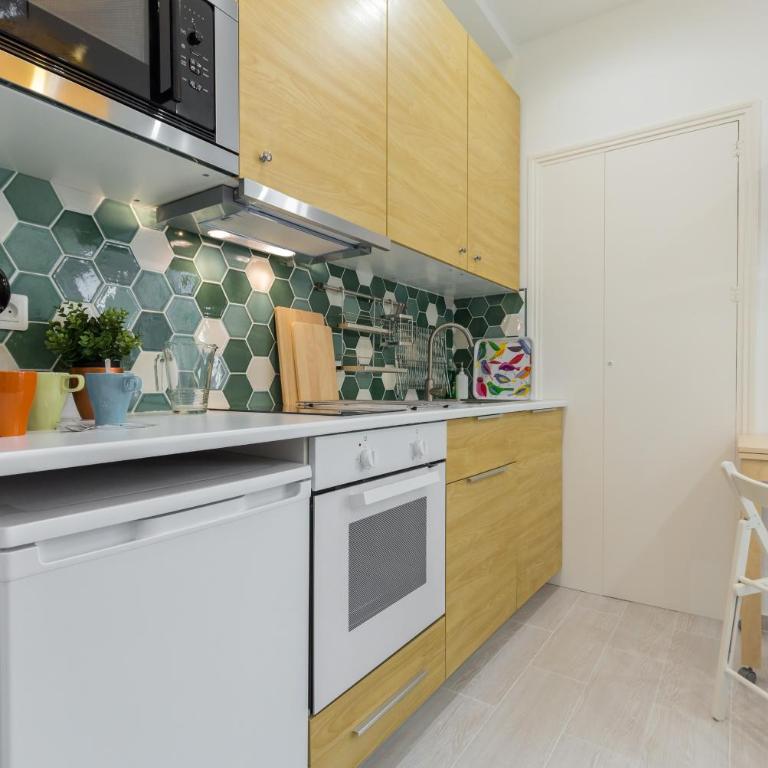 Casa Madere- Idéal Couples - Central & cosy -Train station - Tram & Supermarkets-Balcony- Washing-machine-AC - Appartement 1 Chambre - 18