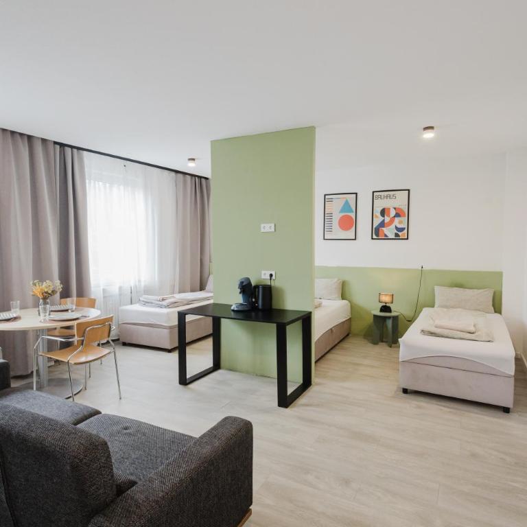 PrimeStay Appartementhaus - Zimmer für Lang und Kurzzeitaufenthalte - Camera Tripla Basic con Bagno in Comune - 3