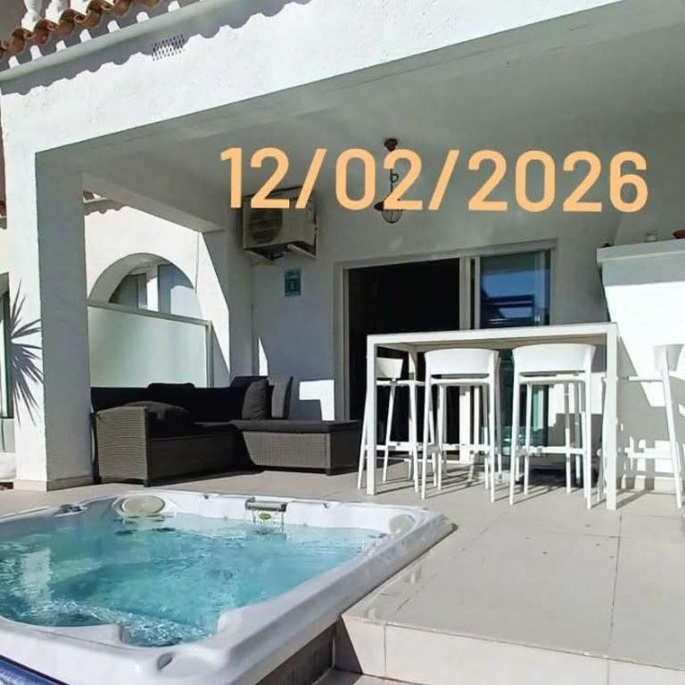 Plage à 500 m, Maison haut de gamme avec amarre privée, accès mer en 5 min sans pont, jacuzzi - Villa de 3 dormitorios - 1