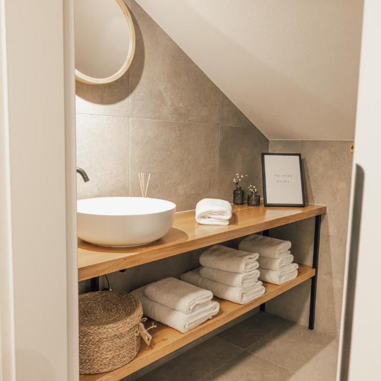 Die Watzmannsuite - Familienfreundliche Ferienwohnung in historischer Villa mit Kamin, Infrarotsauna, Balkon, Garten, nur 10 Gehminuten ins Zentrum von Berchtesgaden - Apartment mit 2 Schlafzimmern - 32