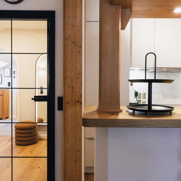 Die Watzmannsuite - Familienfreundliche Ferienwohnung in historischer Villa mit Kamin, Infrarotsauna, Balkon, Garten, nur 10 Gehminuten ins Zentrum von Berchtesgaden - Apartment mit 2 Schlafzimmern - 12