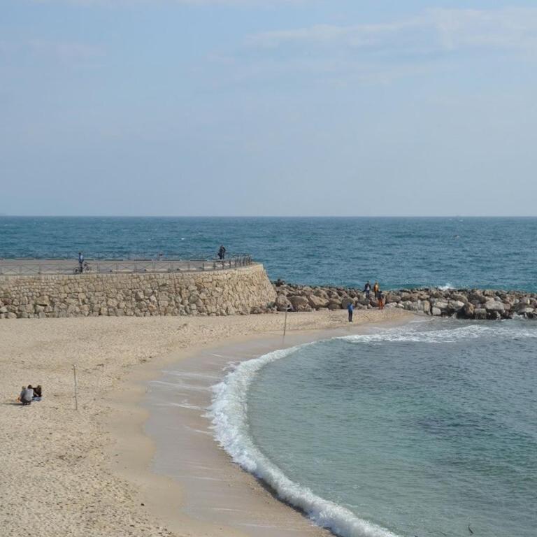 Charmant duplex au coeur du Vieil Antibes 3 pers - Appartement 1 Chambre - 11