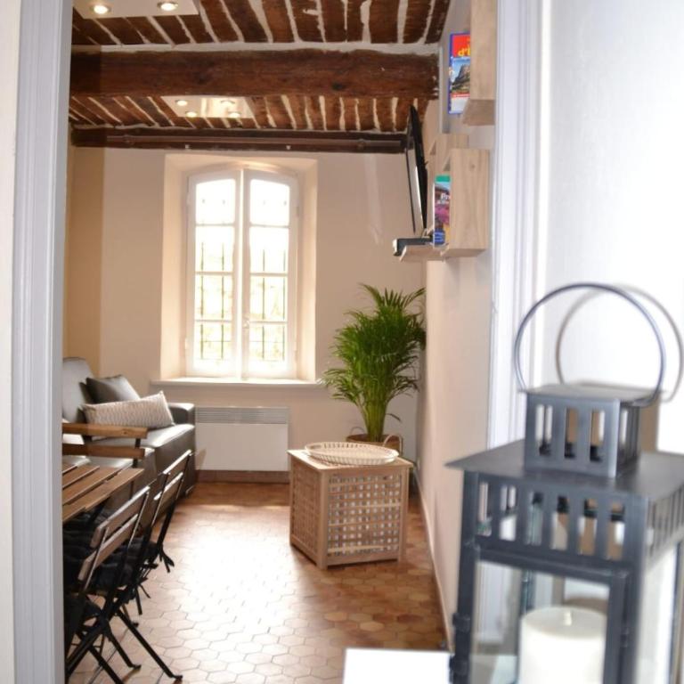 Charmant duplex au coeur du Vieil Antibes 3 pers - Appartement 1 Chambre - 8