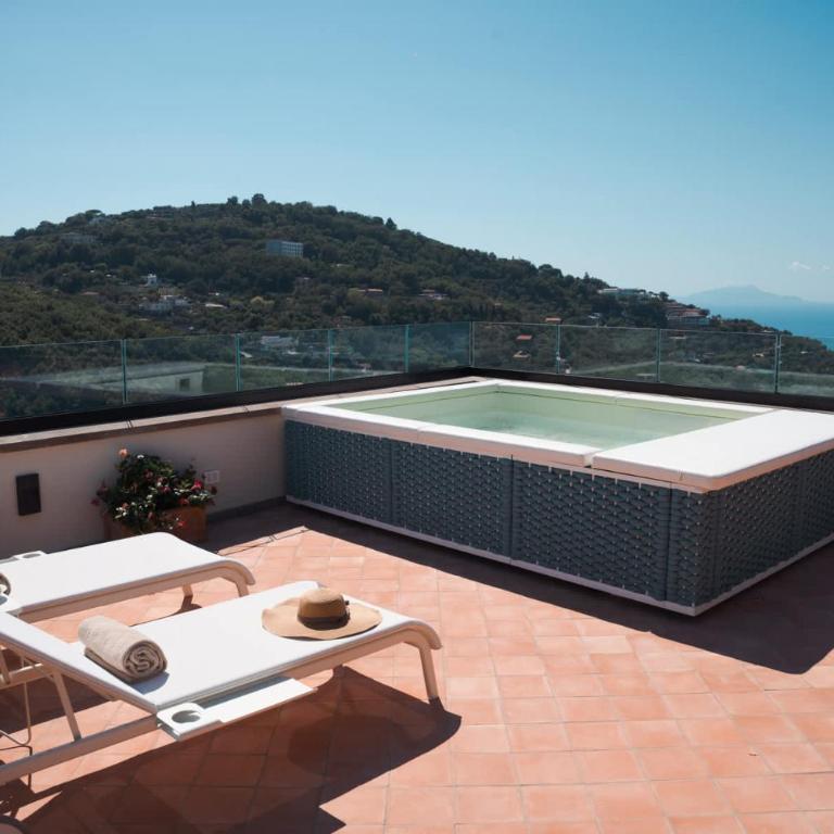 Borgo Mezzo Monte with Concierge, Panoramic Sea Views and Rooftop Jacuzzi by Feeling Italy - Apartment - 30