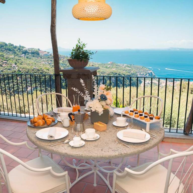 Borgo Mezzo Monte with Concierge, Panoramic Sea Views and Rooftop Jacuzzi by Feeling Italy - Apartment - 31