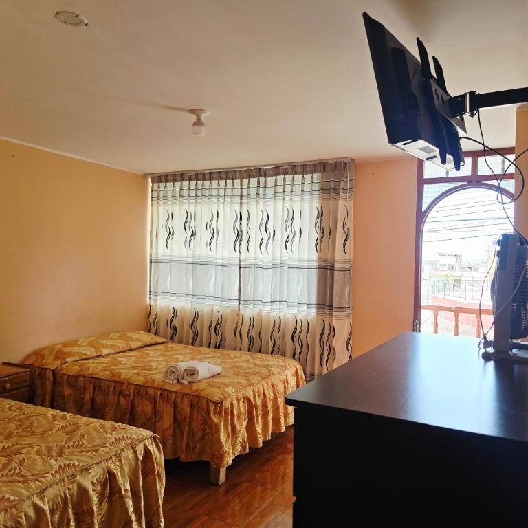 Casa Hospedaje Familiar Yasmin - Double or Twin Room with Private Bathroom - 1