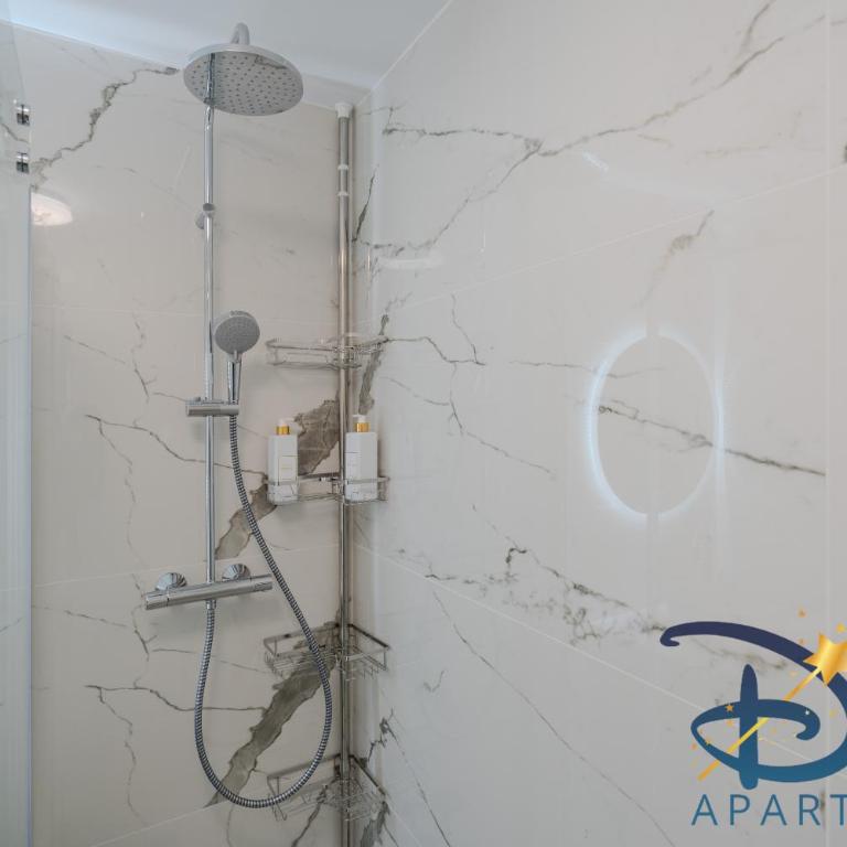 Happy Home By Dream Apartments - Apartment mit 2 Schlafzimmern und Balkon - 38
