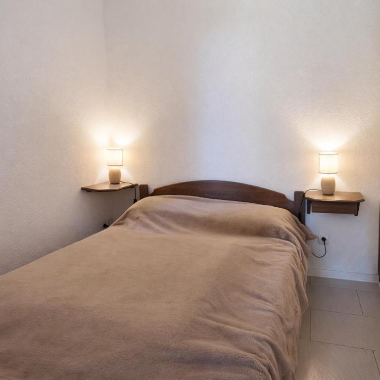LES MARINES 2 - Villa en résidence avec piscine à 2 pas de la plage - Clim - parking - Two-Bedroom House - 5