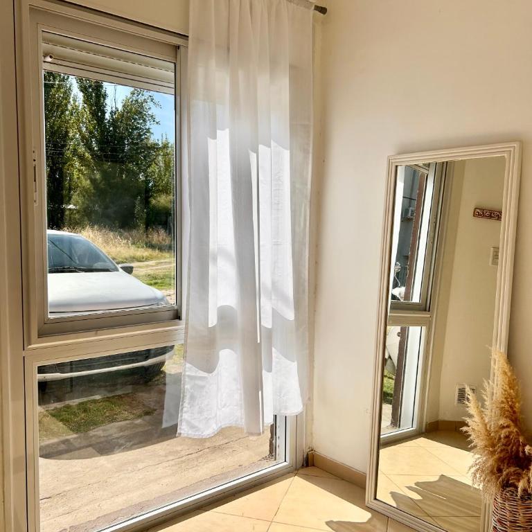 Depto tranquilo y luminoso cerca del parque de mayo - One-Bedroom Apartment - 8