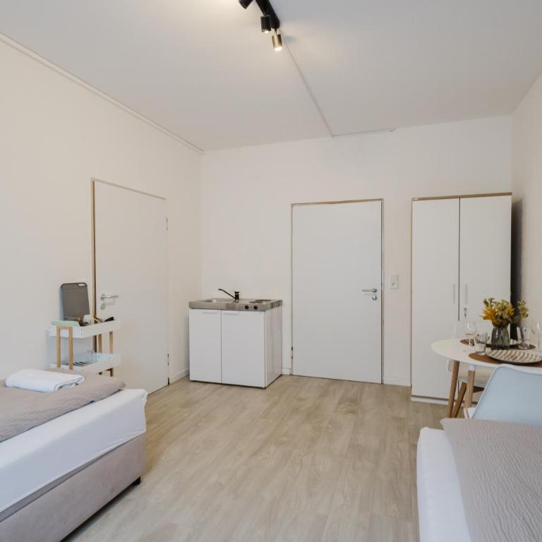 PrimeStay Appartementhaus - Zimmer für Lang und Kurzzeitaufenthalte - Camera Quadrupla con Bagno in Comune - 15