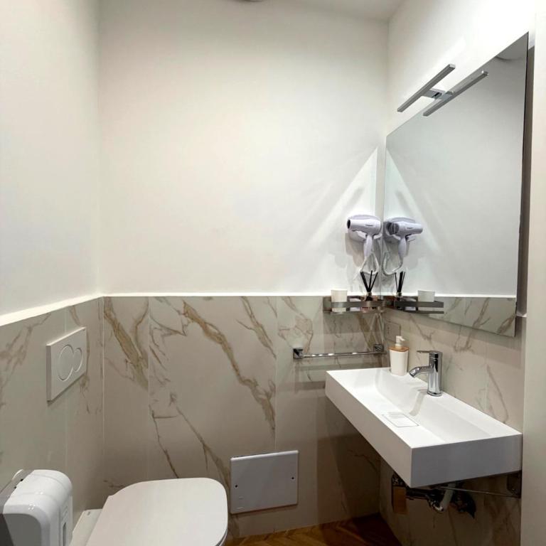 IHH COLLECTION - Eden Luxury Roma - Standard Double Room - 9