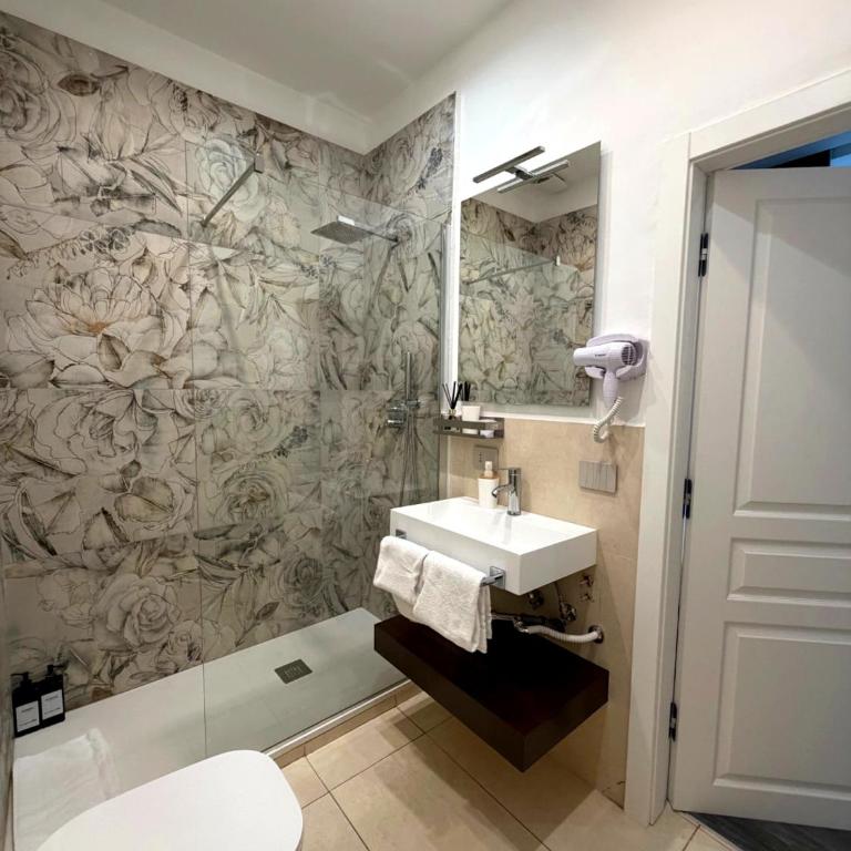 IHH COLLECTION - Eden Luxury Roma - Standard Queen Room - 5