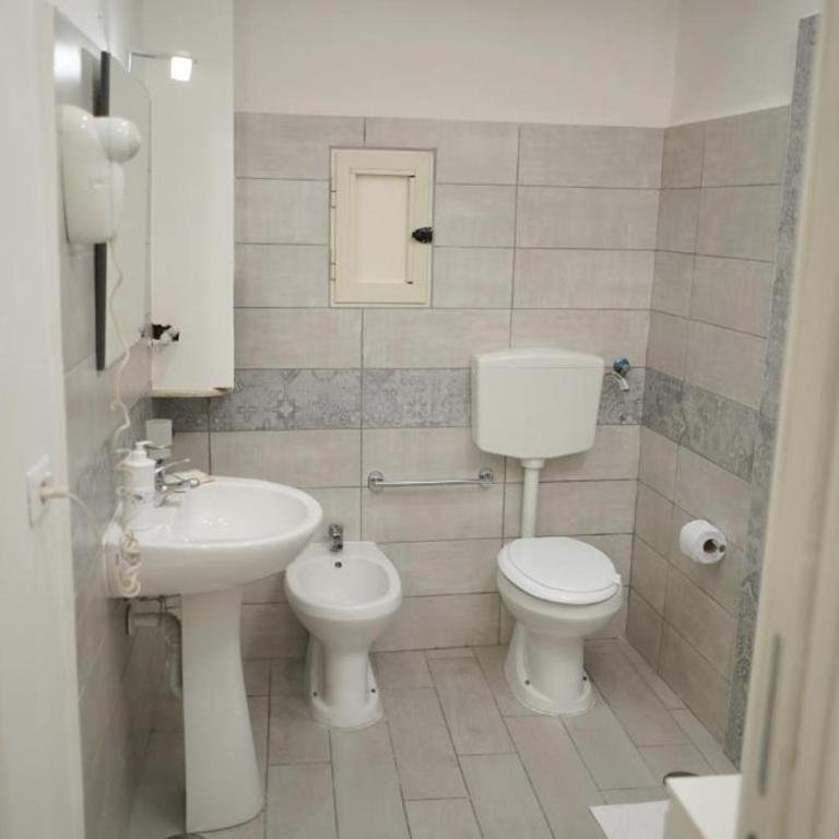 Terrazzo san felice - Camera Matrimoniale con Bagno Privato - 26