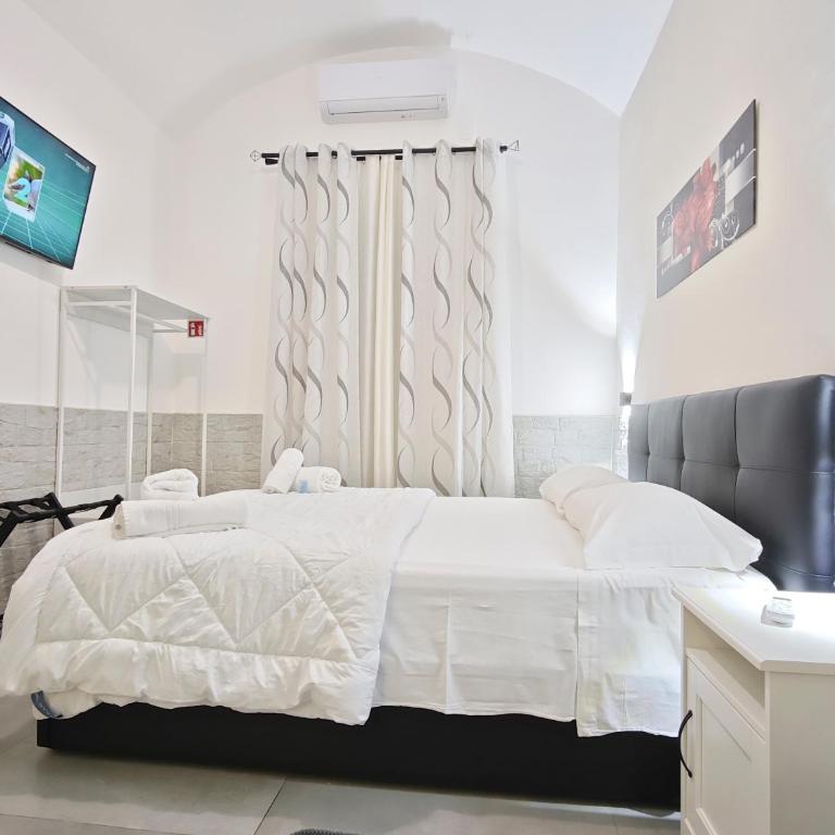 Giglio Rosso - Double Room with Private Bathroom - 19