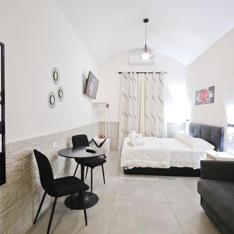 Giglio Rosso - Double Room with Private Bathroom - 14