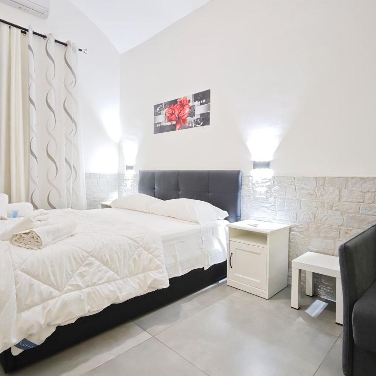 Giglio Rosso - Double Room with Private Bathroom - 1