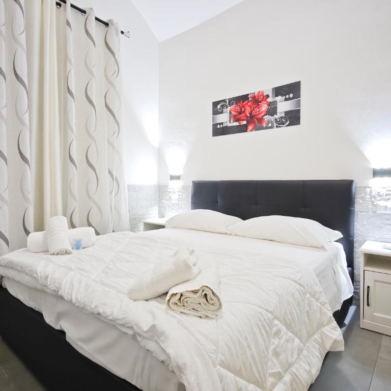 Giglio Rosso - Double Room with Private Bathroom - 23