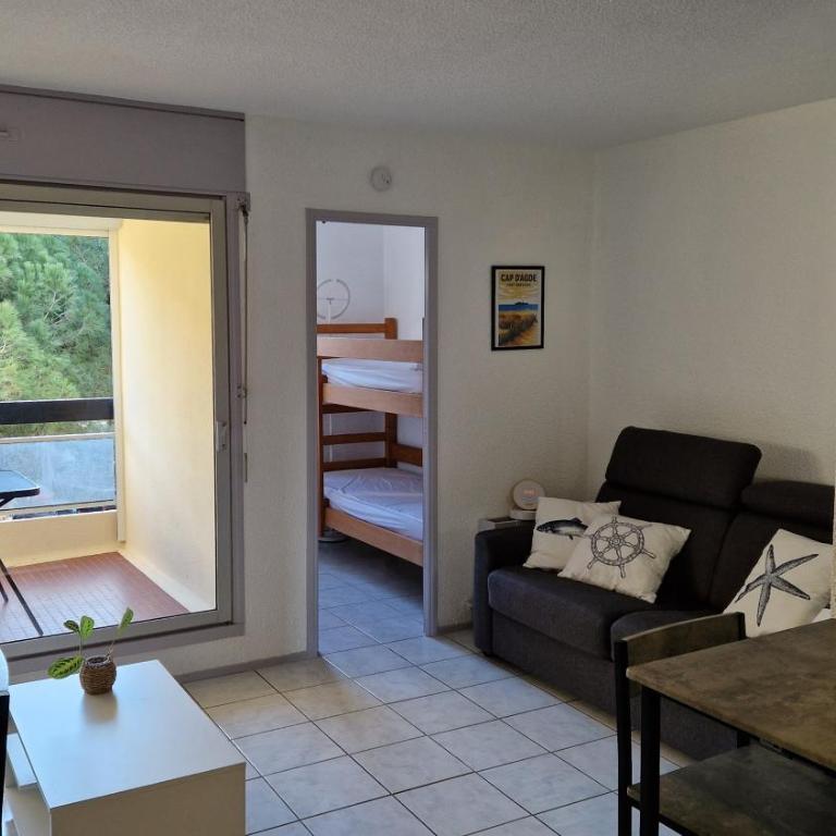 Studio cabine climatisé et loggia au calme avec linge et parking inclus - One-Bedroom Apartment with Garden View - 10