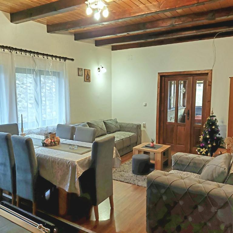 Brvnara Sofiana - Kuća sa 2 Spavaće Sobe - 6