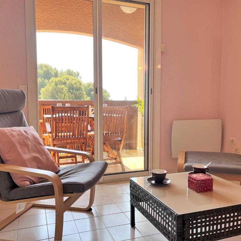 BO230-314 Appartement Studio coin nuit 4 couchages BORMES LES MIMOSAS - Studio - 3