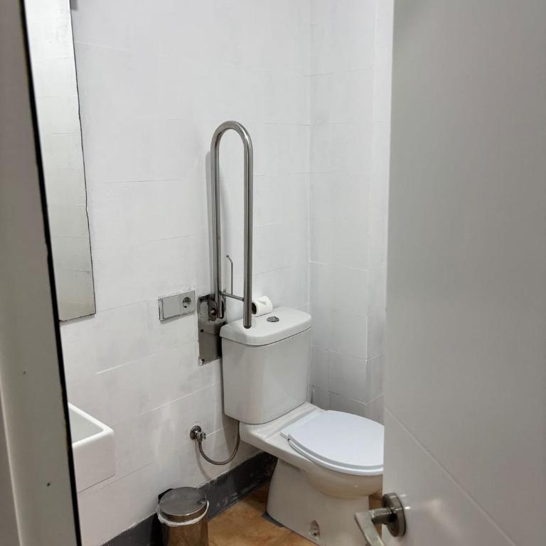 SEVILLE YOUR WAY - Habitación Doble con baño privado - 2 camas - 9