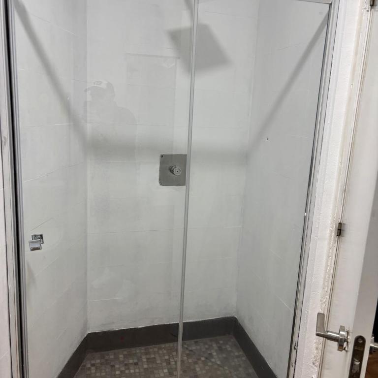 SEVILLE YOUR WAY - Habitación Doble con baño privado - 2 camas - 7