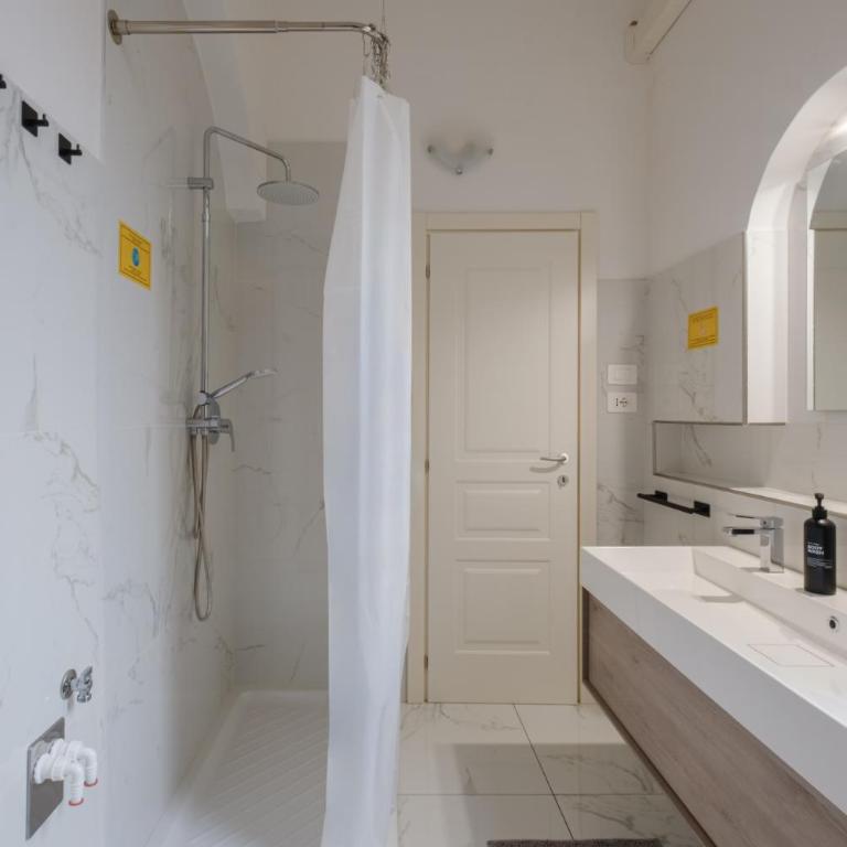 A Casa Gualandi - Posto Letto in Dormitorio Misto con 4 Letti - 15