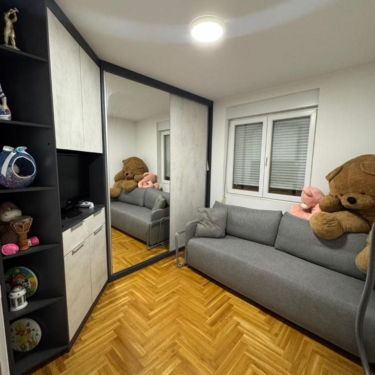 Large 2BR Apartment - 6 Guests - Apartman sa 2 Spavaće Sobe i Terasom - 2