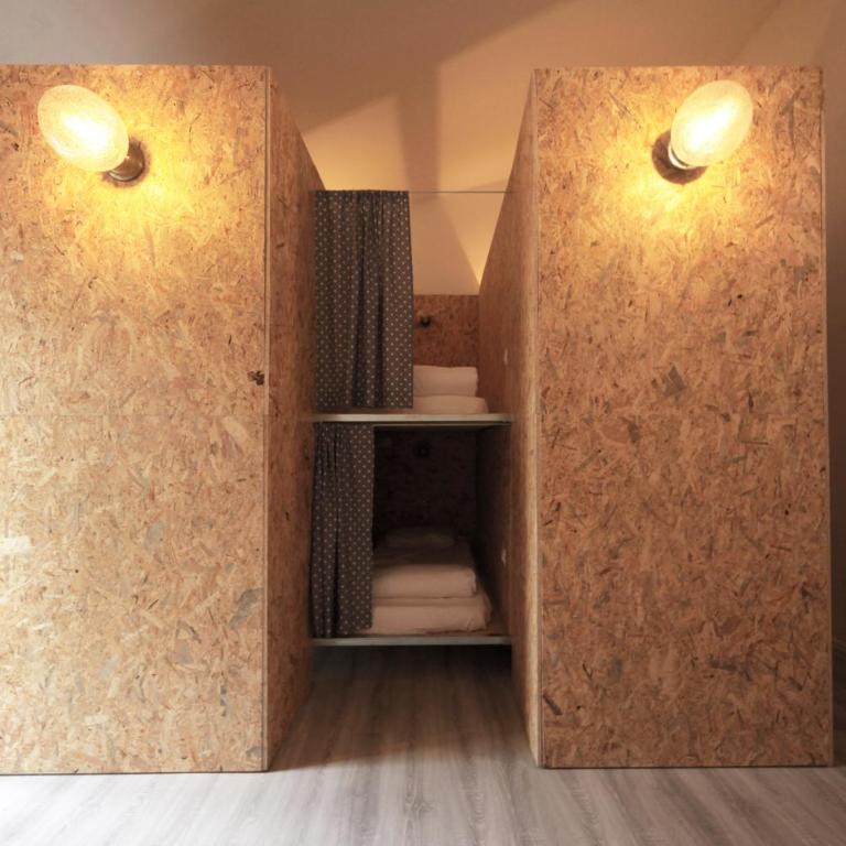 Dopa Hostel - Posto Letto in Dormitorio Femminile con 6 Letti - 5
