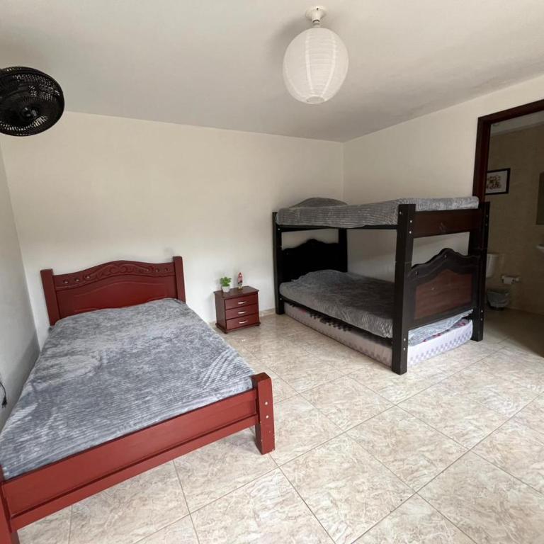 Lago Calima Hostel - Habitación Triple - 1
