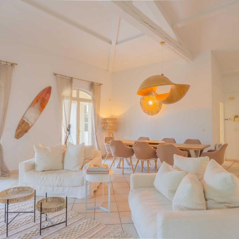 Spacious Villa with Pool & A-C for 8 - Sea View - Apartamento - 1