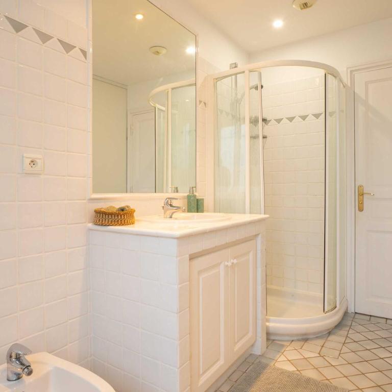 Spacious Villa with Pool & A-C for 8 - Sea View - Apartamento - 43