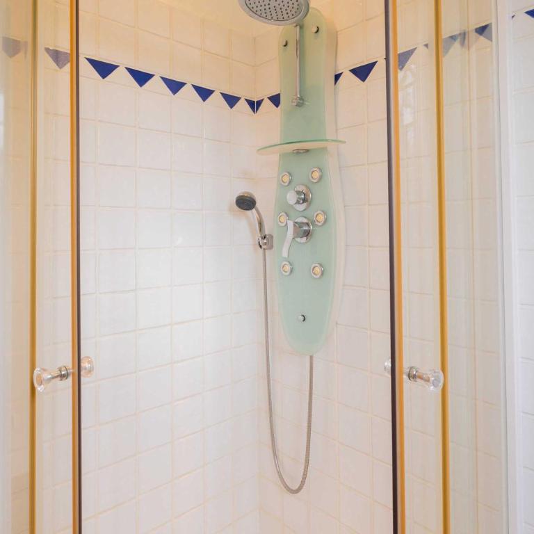 Spacious Villa with Pool & A-C for 8 - Sea View - Apartamento - 44