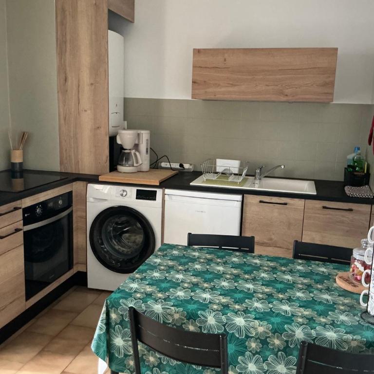 Spacieux T2, emplacement idéal et parking privé - Appartement 1 Chambre - 11