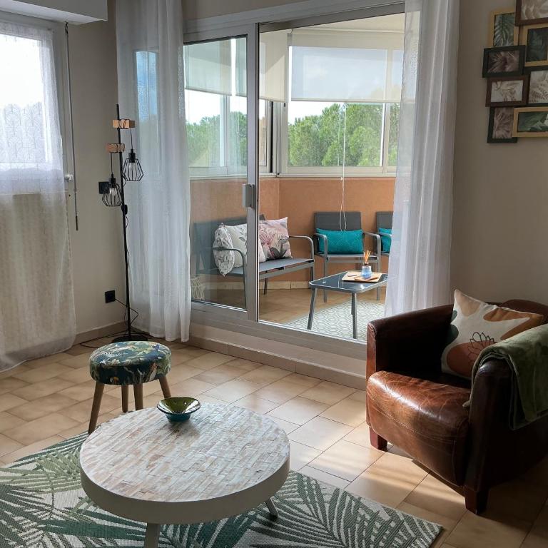 Spacieux T2, emplacement idéal et parking privé - Appartement 1 Chambre - 4