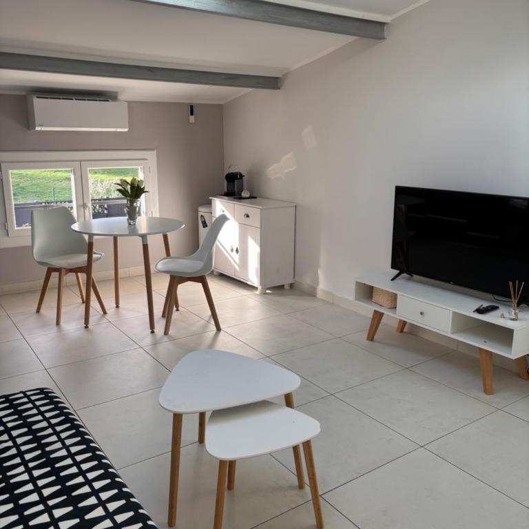 Villa L'Abaguie-Charmant logement au calme entre mer et montagne - Appartement 1 Chambre - 9