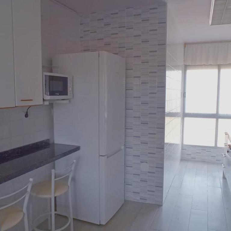 Apartamento playa LLevant mejor zona Salou - Apartment - 2