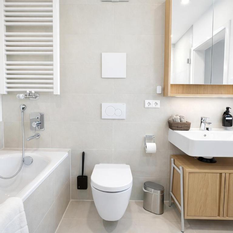 TrulySpace - Modernes Apartment am Rathausplatz, Terrasse, Fahrstuhl - One-Bedroom Apartment - 10