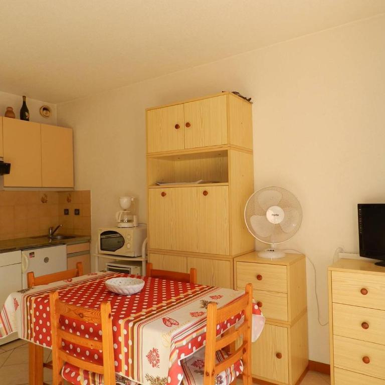 BO240-A09 Appartement Studio 4 couchages BORMES LES MIMOSAS - Studio - 6