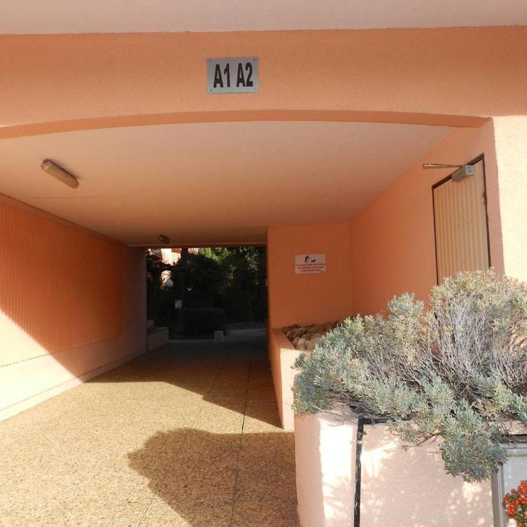 BO240-A09 Appartement Studio 4 couchages BORMES LES MIMOSAS - Studio - 13