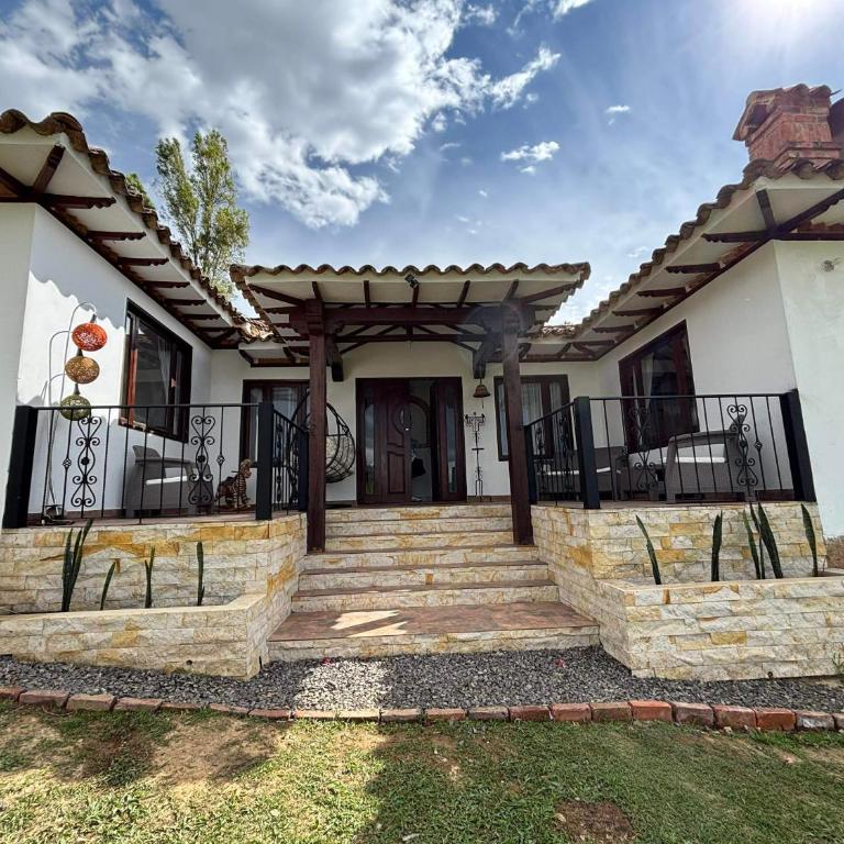 Refugio de la Montaña - Casa campestre con Piscina - Three-Bedroom House - 1
