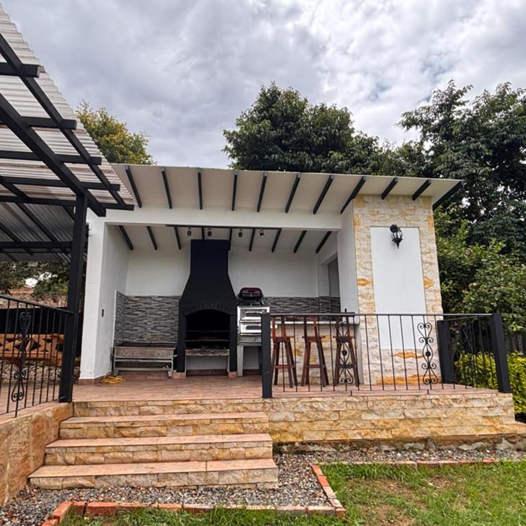 Refugio de la Montaña - Casa campestre con Piscina - Three-Bedroom House - 9